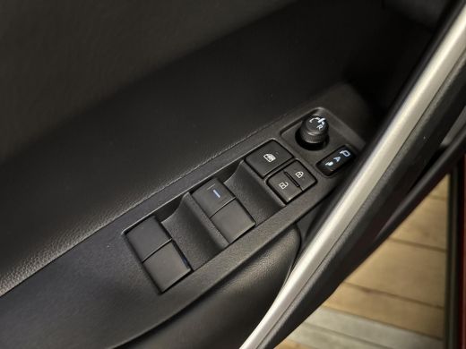 Toyota Corolla Cross Hybrid 140 Style Premium Pack | 06-10141018 Voor meer informatie ActivLease financial lease