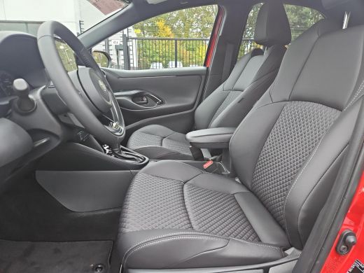 Toyota Yaris 1.5 Hybrid 130 Executive ActivLease financial lease