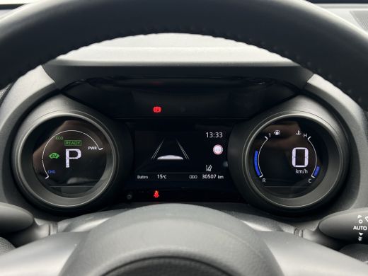 Toyota Yaris 1.5 Hybrid Dynamic | Trekhaak | LED | ACC | Stoelverwarming | Camera ActivLease financial lease