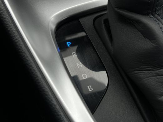 Toyota Yaris 1.5 Hybrid Dynamic | Trekhaak | LED | ACC | Stoelverwarming | Camera ActivLease financial lease