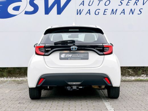 Toyota Yaris 1.5 Hybrid Dynamic | Trekhaak | LED | ACC | Stoelverwarming | Camera ActivLease financial lease