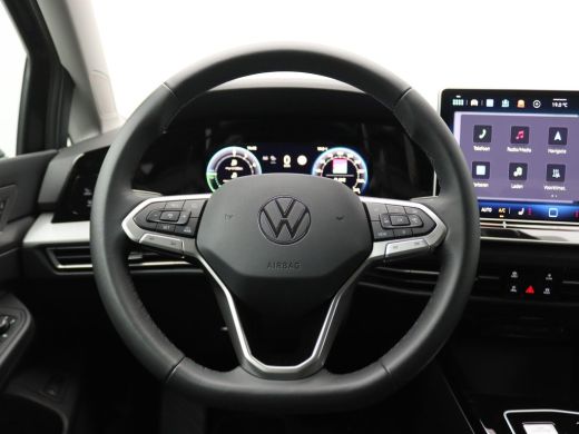 Volkswagen Golf 1.5 eHybrid Style Edition 204PK DSG Trekhaak, Head-Up Display, ErgoActive Stoel, Achteruitrijcame... ActivLease financial lease