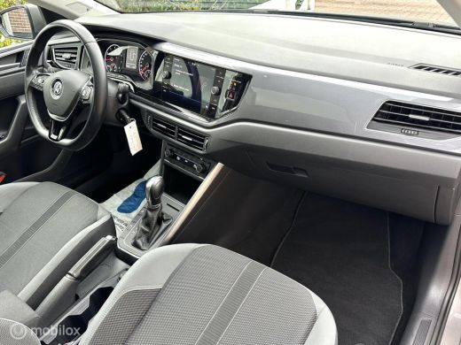 Volkswagen Polo 1.0 TSI HIGHLINE DSG AUTOMAAT PANORAMADAK CARPLAY ACHTERUITRIJCAMERA LED VERLICHTING MOOIE AUTO!! ActivLease financial lease