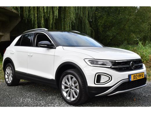 Volkswagen T-Roc 1.5 TSI DSG 150PK STYLE VIRTUAL/TREKHAAK/IQ-LIGHT ActivLease financial lease