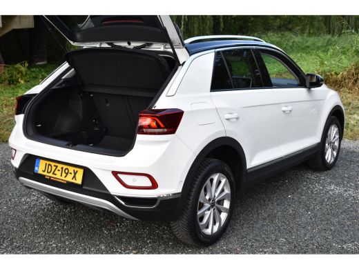 Volkswagen T-Roc 1.5 TSI DSG 150PK STYLE VIRTUAL/TREKHAAK/IQ-LIGHT ActivLease financial lease