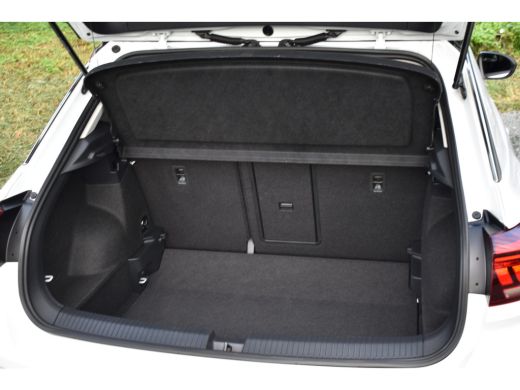 Volkswagen T-Roc 1.5 TSI DSG 150PK STYLE VIRTUAL/TREKHAAK/IQ-LIGHT ActivLease financial lease