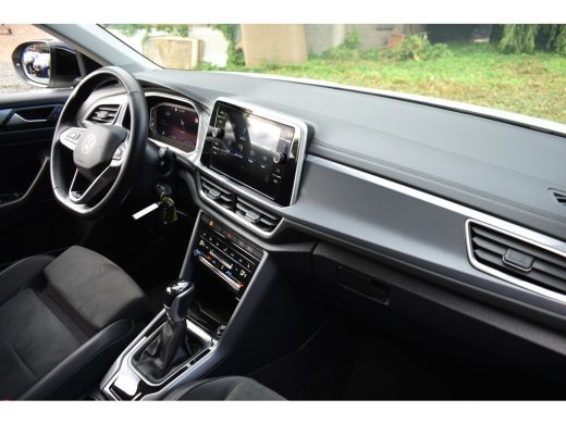 Volkswagen T-Roc 1.5 TSI DSG 150PK STYLE VIRTUAL/TREKHAAK/IQ-LIGHT ActivLease financial lease