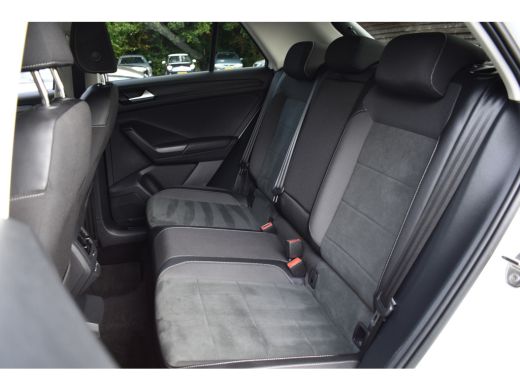 Volkswagen T-Roc 1.5 TSI DSG 150PK STYLE VIRTUAL/TREKHAAK/IQ-LIGHT ActivLease financial lease