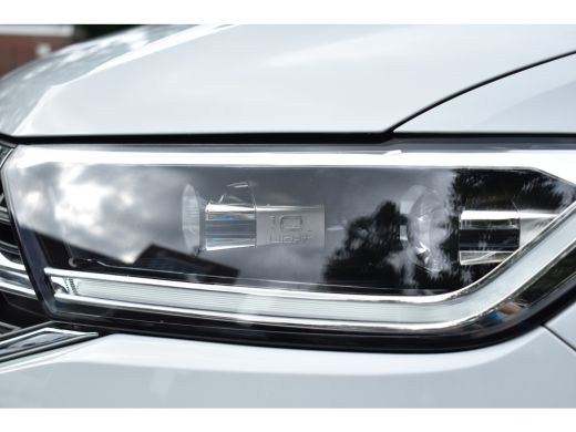 Volkswagen T-Roc 1.5 TSI DSG 150PK STYLE VIRTUAL/TREKHAAK/IQ-LIGHT ActivLease financial lease