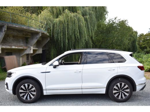 Volkswagen Touareg 3.0 TSi eHybrid ATMOSPHERE 4MOTION TREKHAAK/HEAD-UP/PANORAMADAK ActivLease financial lease