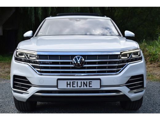Volkswagen Touareg 3.0 TSi eHybrid ATMOSPHERE 4MOTION TREKHAAK/HEAD-UP/PANORAMADAK ActivLease financial lease