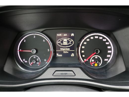 Volkswagen Transporter 2.0 TDI L1 H1 110pk Airco Navigatie Trekhaak ActivLease financial lease