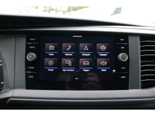 Volkswagen Transporter 2.0 TDI L1 H1 110pk Airco Navigatie Trekhaak ActivLease financial lease