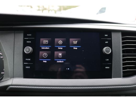 Volkswagen Transporter 2.0 TDI L1 H1 110pk Airco Navigatie Trekhaak ActivLease financial lease