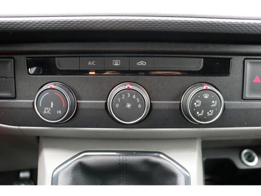 Volkswagen Transporter 2.0 TDI L1 H1 110pk Airco Navigatie Trekhaak ActivLease financial lease