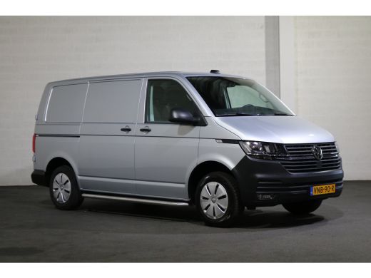 Volkswagen Transporter 2.0 TDI L1 H1 110pk Airco Navigatie Trekhaak ActivLease financial lease