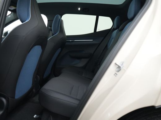 Volvo  EX30 Single Motor Extended Range Ultra 69 kWh | Harman Kardon | Panoramadak | 360° Camera | 20" | Priv... ActivLease financial lease