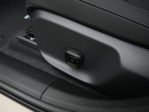 Volvo  EX30 Single Motor Extended Range Ultra 69 kWh | Harman Kardon | Panoramadak | 360° Camera | 20" | Priv... ActivLease financial lease