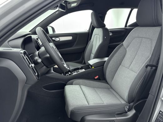 Volvo  XC40 1.5 T4 Recharge Plus Dark | Voorruit verwarming | Trekhaak | PDC + 360 Camera | Adaptive Cruiscon... ActivLease financial lease