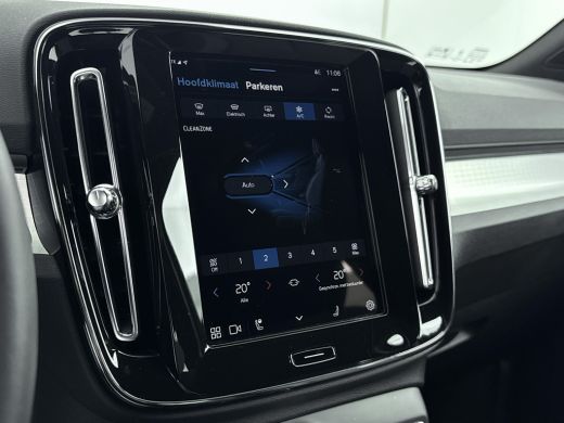 Volvo  XC40 2.0 B4 Plus Dark | Trekhaak | Reserve wiel | BLIS | Adaptive Cruiscontrol | Verwarmbare voorruit ... ActivLease financial lease