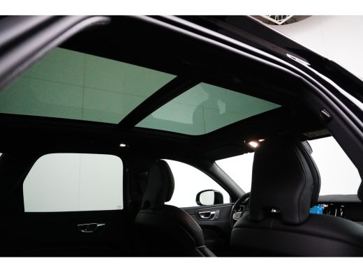 Volvo  XC60 | Trekhaak | Panoramadak | Stoel / Stuurverwarming | PDC + Camera | Keyless Entry / Start | Elekt... ActivLease financial lease