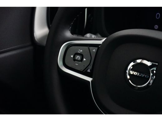 Volvo  XC60 | Trekhaak | Panoramadak | Stoel / Stuurverwarming | PDC + Camera | Keyless Entry / Start | Elekt... ActivLease financial lease