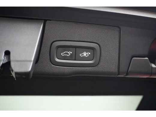 Volvo  XC60 | Trekhaak | Panoramadak | Stoel / Stuurverwarming | PDC + Camera | Keyless Entry / Start | Elekt... ActivLease financial lease