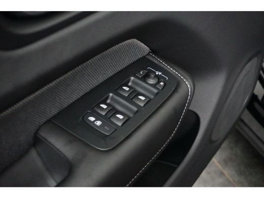 Volvo  XC60 | Trekhaak | Panoramadak | Stoel / Stuurverwarming | PDC + Camera | Keyless Entry / Start | Elekt... ActivLease financial lease