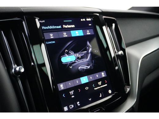 Volvo  XC60 | Trekhaak | Panoramadak | Stoel / Stuurverwarming | PDC + Camera | Keyless Entry / Start | Elekt... ActivLease financial lease