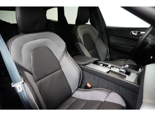 Volvo  XC60 | Trekhaak | Panoramadak | Stoel / Stuurverwarming | PDC + Camera | Keyless Entry / Start | Elekt... ActivLease financial lease