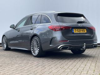 Mercedes-Benz C-Klasse Estate 180 AMG Line Trekhaak Pano Burmester Memory HUD Leer Verw+Ventilatie BOMVOL!