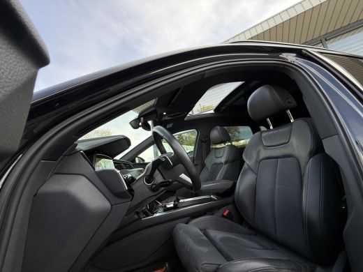 Audi e-tron 55 quattro S edition 95 kWh | Panorama | Trekhaak | 21 Inch | ActivLease financial lease
