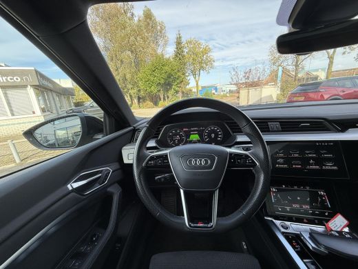 Audi e-tron 55 quattro S edition 95 kWh | Panorama | Trekhaak | 21 Inch | ActivLease financial lease