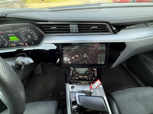 Audi e-tron 55 quattro S edition 95 kWh | Panorama | Trekhaak | 21 Inch | ActivLease financial lease