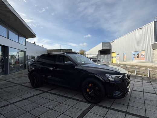 Audi e-tron 55 quattro S edition 95 kWh | Panorama | Trekhaak | 21 Inch | ActivLease financial lease