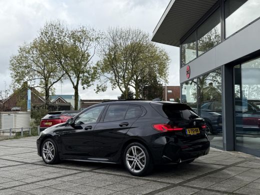 BMW 1 Serie 118i | Panorama | Navi | Live Cockpit | Led | ActivLease financial lease