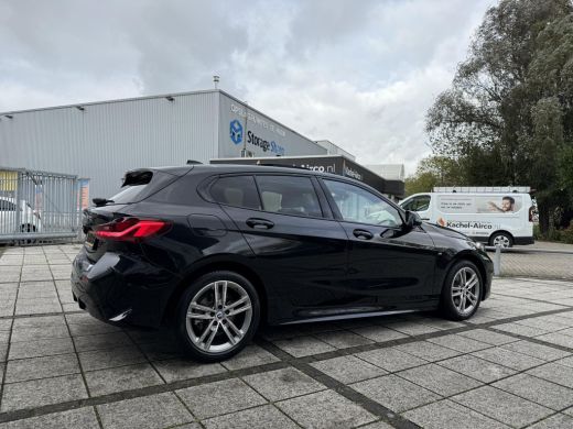 BMW 1 Serie 118i | Panorama | Navi | Live Cockpit | Led | ActivLease financial lease