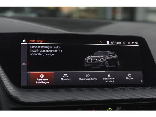 BMW 1 Serie 118i Sport Line Automaat / Sportstoelen / LED / Live Cockpit Professional / Cruise Control / PDC ActivLease financial lease