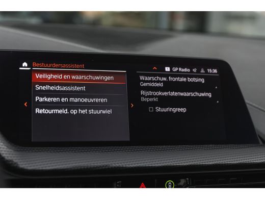 BMW 1 Serie 118i Sport Line Automaat / Sportstoelen / LED / Live Cockpit Professional / Cruise Control / PDC ActivLease financial lease