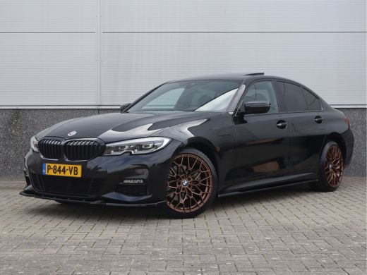 BMW 3 Serie M-Sport 19inch / SOH91% / Glazen dak / HiFi / 50 Jahre / Camera / M Performance BMW 3 Serie M-Sport 19inch / SOH91% / Glazen dak / HiFi / 50 Jahre / Camera / M Performance