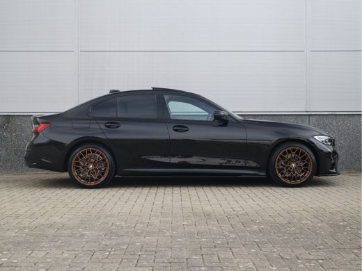 BMW 3 Serie M-Sport 19inch / SOH91% / Glazen dak / HiFi / 50 Jahre / Camera / M Performance ActivLease financial lease