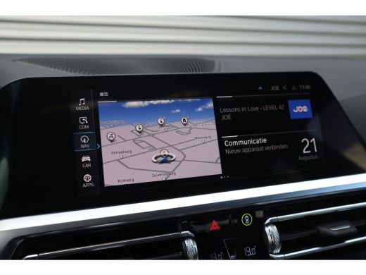 BMW 3 Serie M-Sport 19inch / SOH91% / Glazen dak / HiFi / 50 Jahre / Camera / M Performance ActivLease financial lease