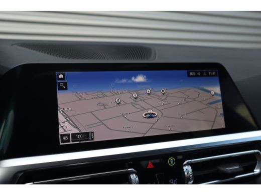 BMW 3 Serie M-Sport 19inch / SOH91% / Glazen dak / HiFi / 50 Jahre / Camera / M Performance ActivLease financial lease