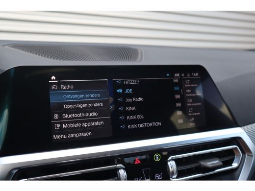 BMW 3 Serie M-Sport 19inch / SOH91% / Glazen dak / HiFi / 50 Jahre / Camera / M Performance ActivLease financial lease