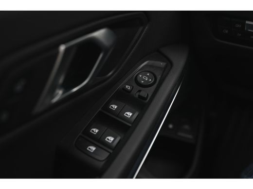 BMW 3 Serie Touring 330e High Executive M Sport Automaat / Panoramadak / Trekhaak / Sportstoelen / Comfort Ac... ActivLease financial lease