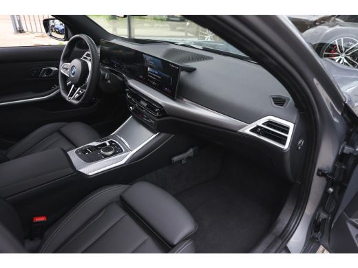 BMW 3 Serie Touring 330e High Executive M Sport Automaat / Panoramadak / Trekhaak / Sportstoelen / Comfort Ac... ActivLease financial lease