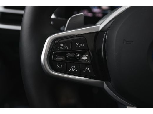 BMW 3 Serie Touring 330e High Executive M Sport Automaat / Panoramadak / Trekhaak / Sportstoelen / Comfort Ac... ActivLease financial lease