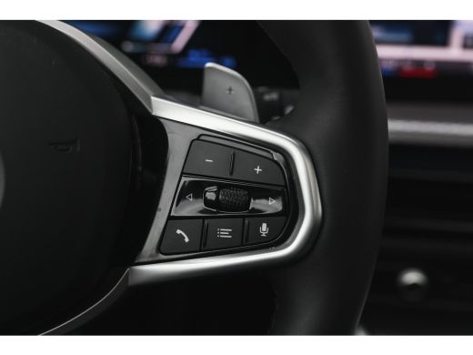 BMW 3 Serie Touring 330e High Executive M Sport Automaat / Panoramadak / Trekhaak / Sportstoelen / Comfort Ac... ActivLease financial lease