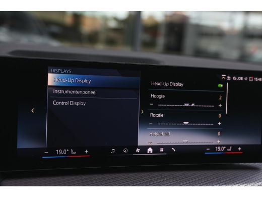 BMW 3 Serie Touring 330e High Executive M Sport Automaat / Panoramadak / Trekhaak / Sportstoelen / Comfort Ac... ActivLease financial lease