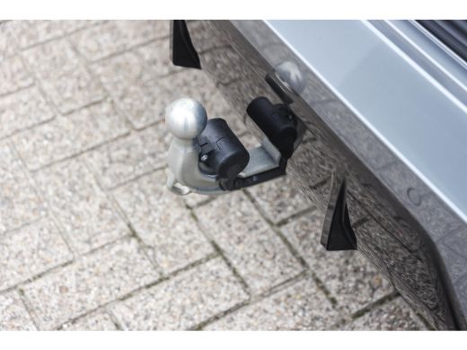 BMW 3 Serie Touring 330e High Executive M Sport Automaat / Panoramadak / Trekhaak / Sportstoelen / Comfort Ac... ActivLease financial lease